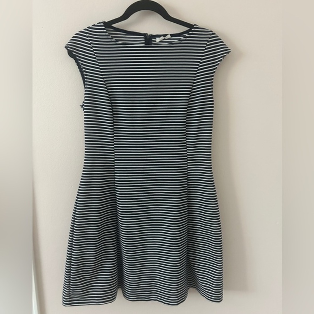 GAP Navy Stripe Ponte Dress Women’s‎ Size 8 Cap Sleeve Casual Classic